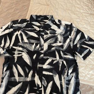 Volcom shirt